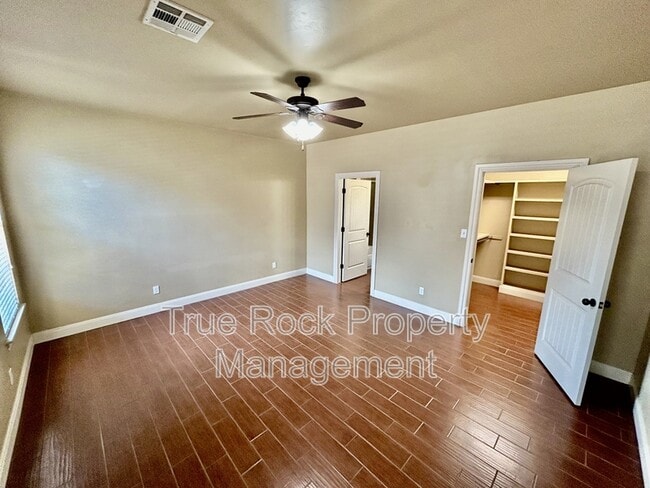 Building Photo - 1417 N Monte Vista St