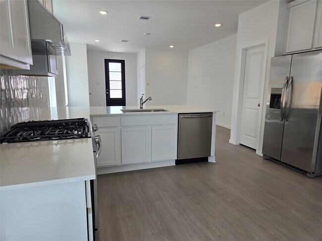 Building Photo - 6758 Sunset Velvet Dr