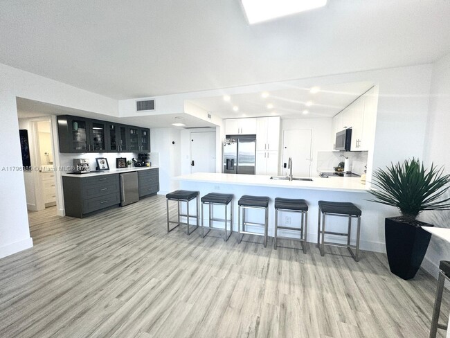 Building Photo - 3800 S Ocean Dr