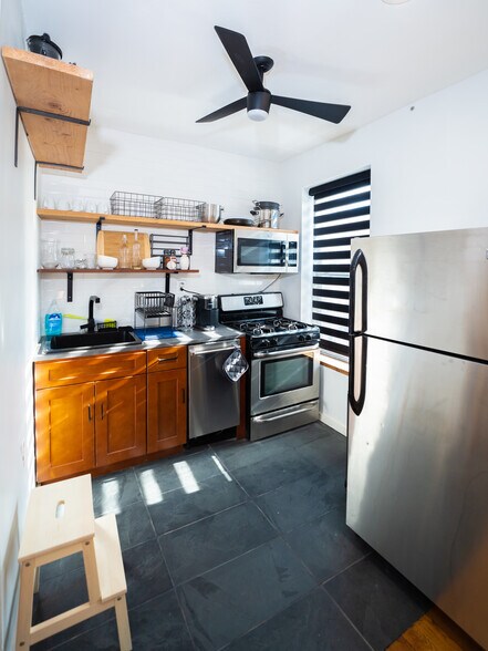 Building Photo - 244 Clifton Pl