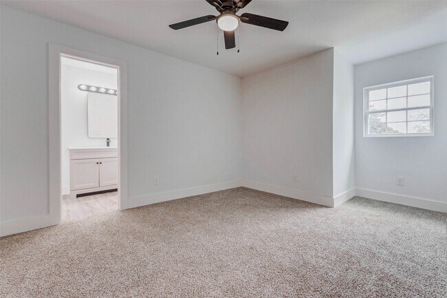 Building Photo - 8505 Denby St