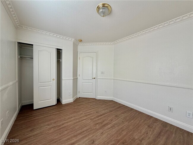 Building Photo - 8896 Tomnitz Ave