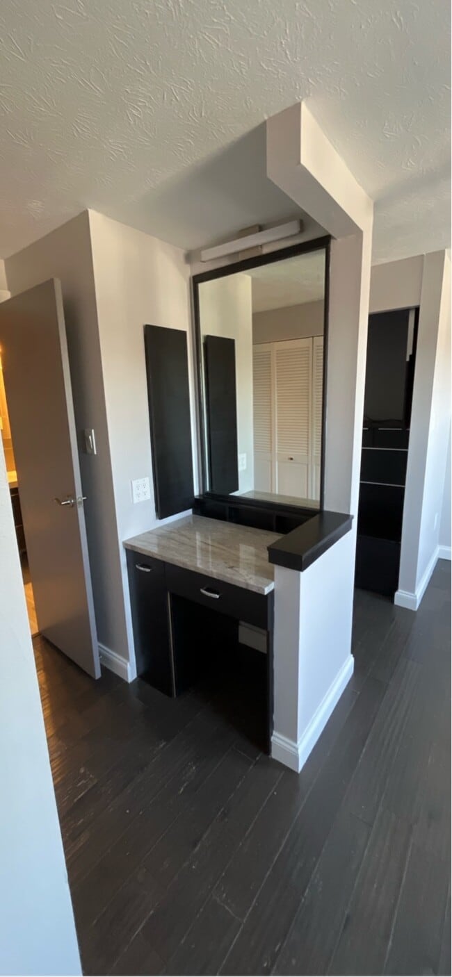 Building Photo - 208 Bonnie Brae Dr