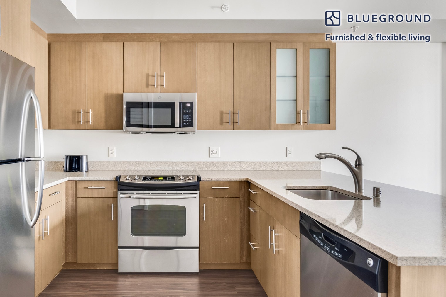 Building Photo - 2121 6th Ave