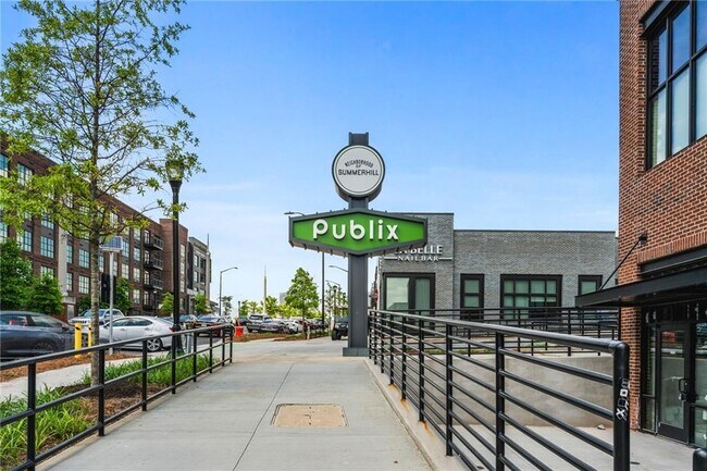 Building Photo - 958 Crew St SW