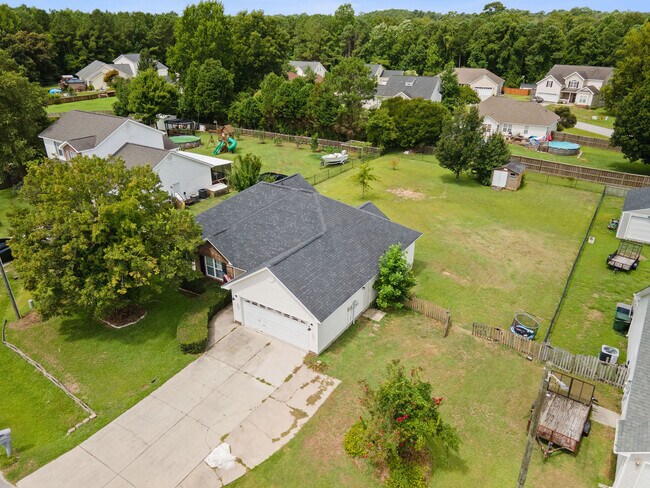 Building Photo - 202 Weeping Hollow Ct
