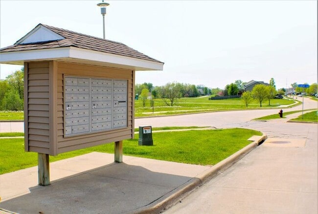 Building Photo - $1,395 | 2 Bedroom, 2 Bathroom Condo | Pet...