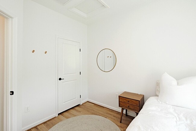 Building Photo - Pet-Friendly Dunlora Forest Townhome With Fenced Yard