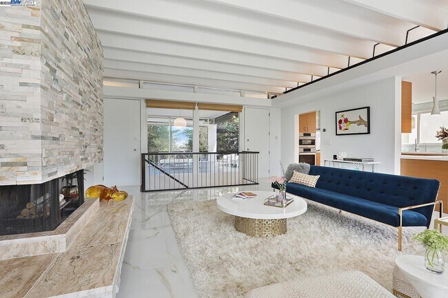 Building Photo - 6624 Saroni Dr