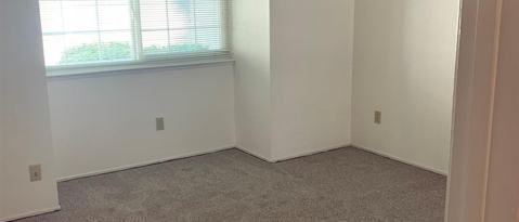 Building Photo - 1602 Somerset Pl