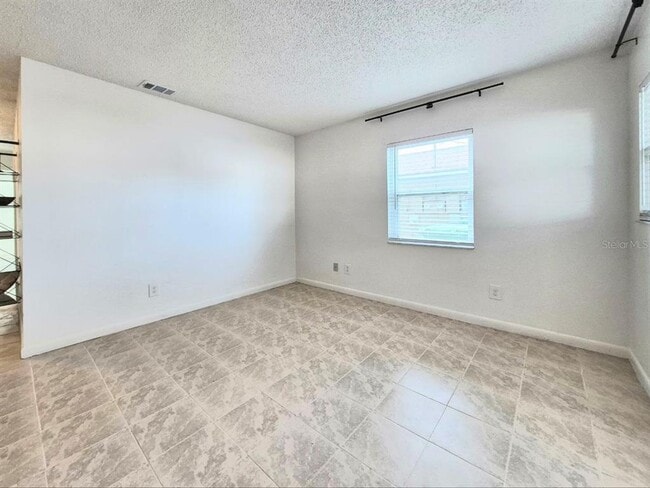 Building Photo - 2408 W Cypress St