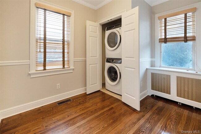 Building Photo - 147 Beekman Ave