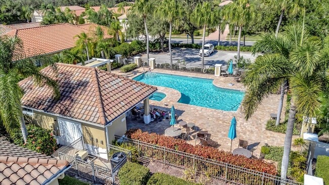 Building Photo - Lakewood Ranch Country Club Pool Home