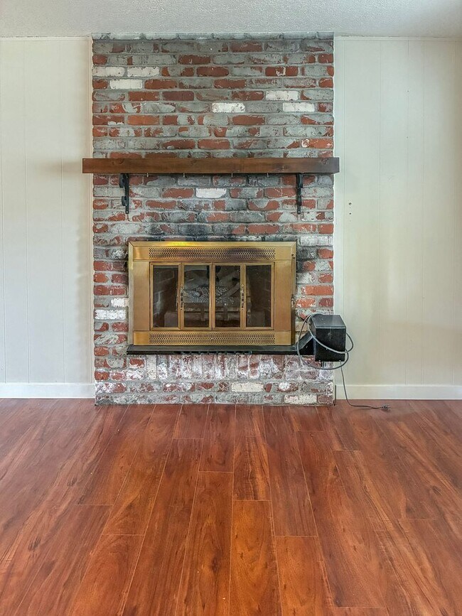 Building Photo - Beaverton Home Available ! Inquire today for a tour !