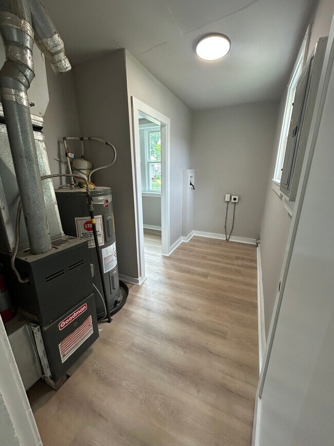 Building Photo - 5521 Schumacher Dr