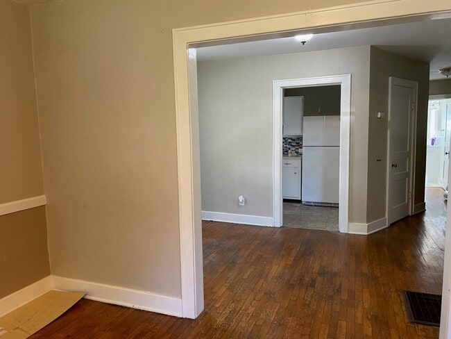 Building Photo - Myers Triplex