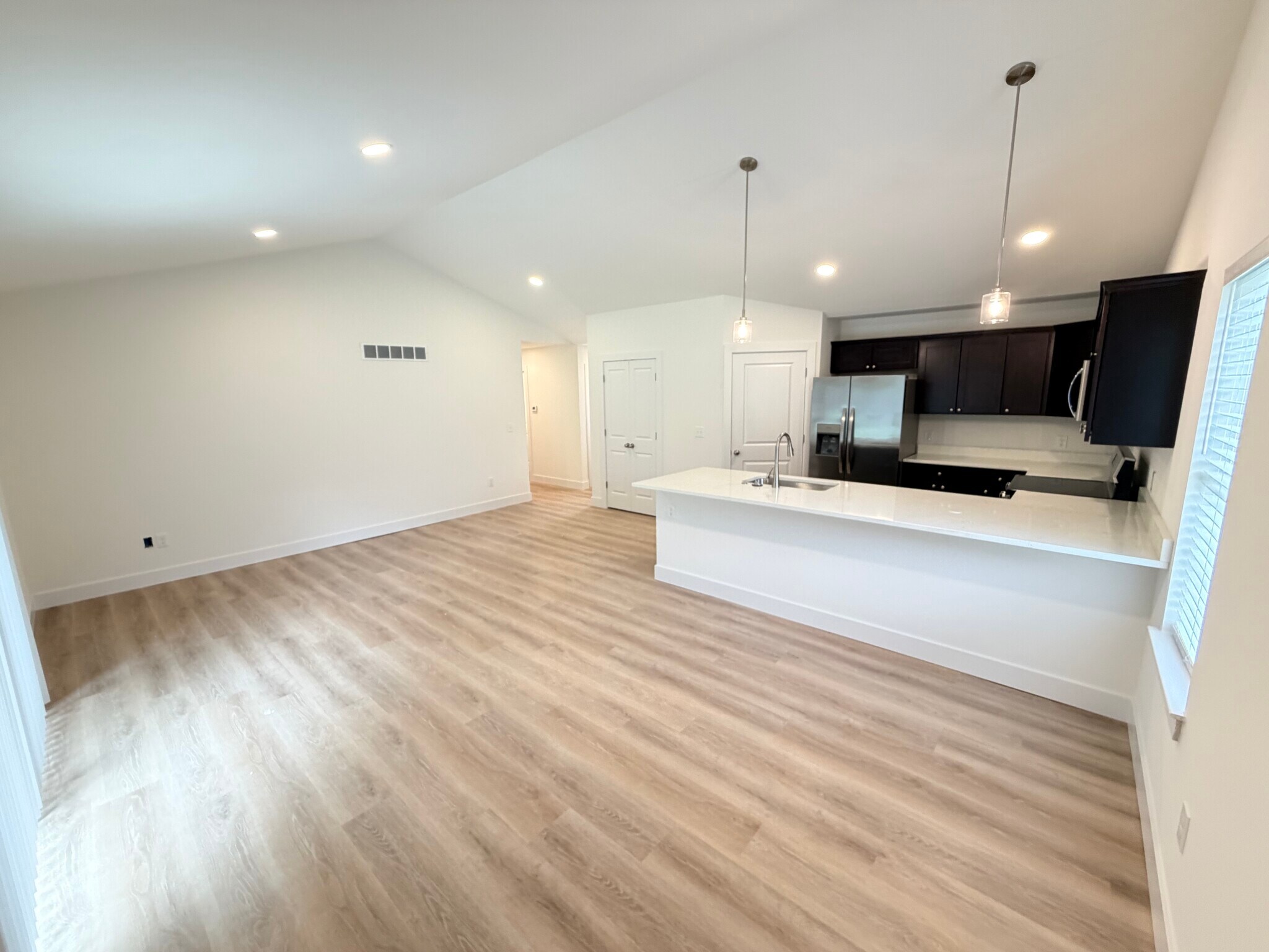 Building Photo - 2130 Carriage Hill Cir