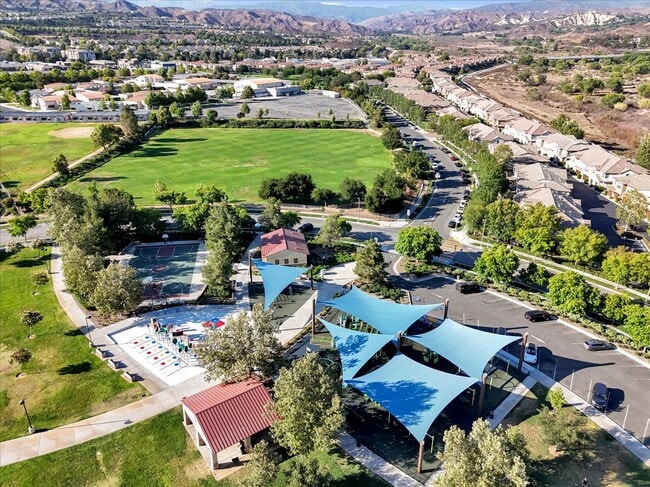 Building Photo - 28687 N Pietro Dr
