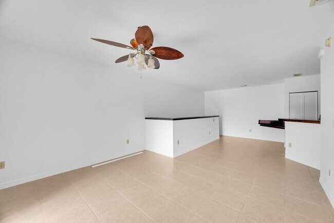 Building Photo - 106 SW Peacock Blvd