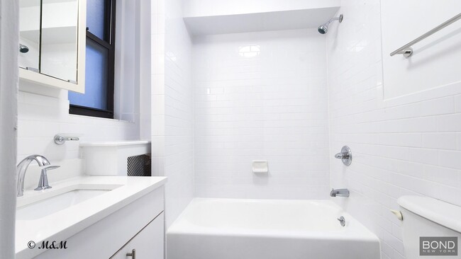 Building Photo - 145 W 55th St