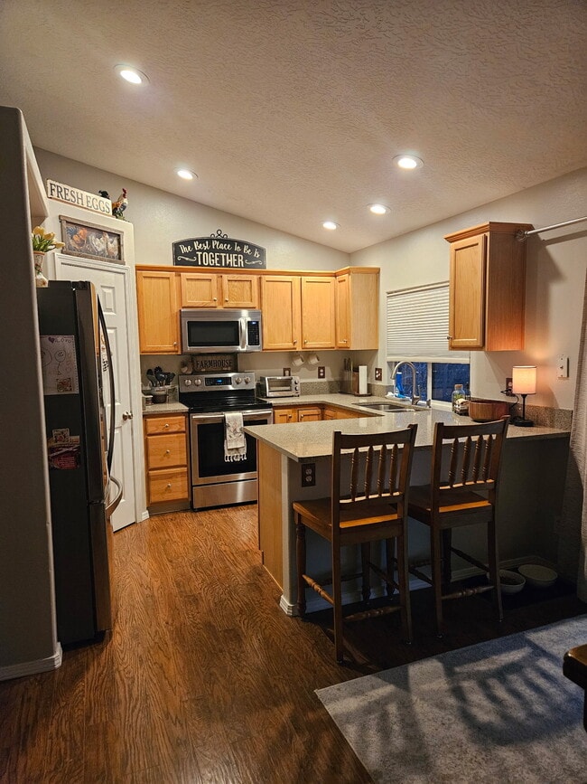 Building Photo - 3603 S Oxbow Dr