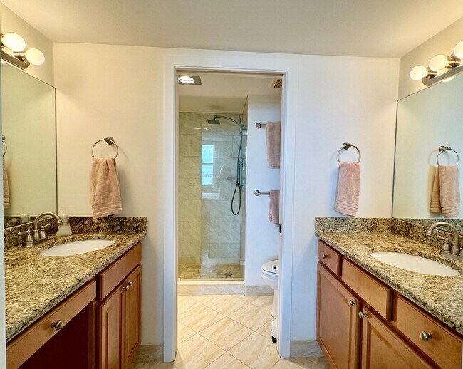 Building Photo - 5480 N Ocean Dr
