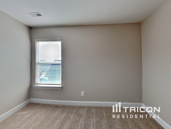 Building Photo - 217 Cliffview Dr