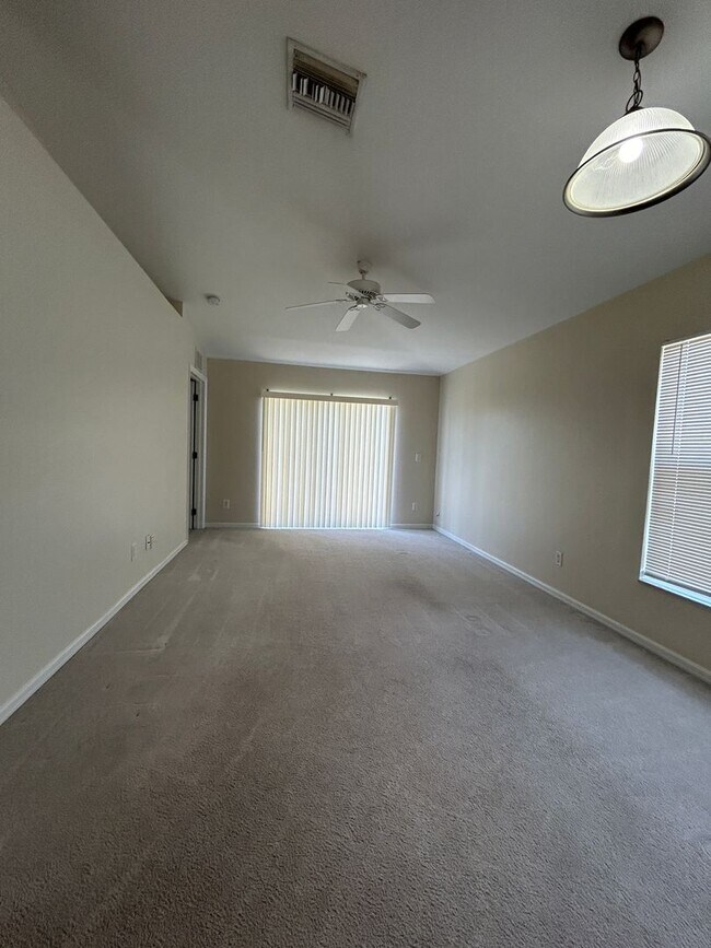 Building Photo - 2 Bedroom plus a DEN 2 Bath 1 Car Garage Duplex Cape Coral