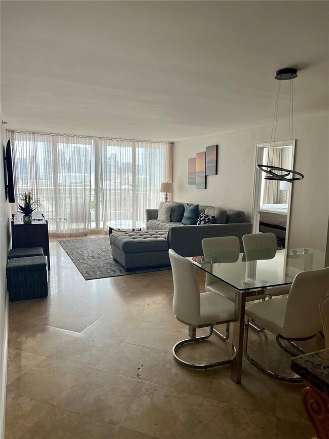 Building Photo - 1717 N Bayshore Dr