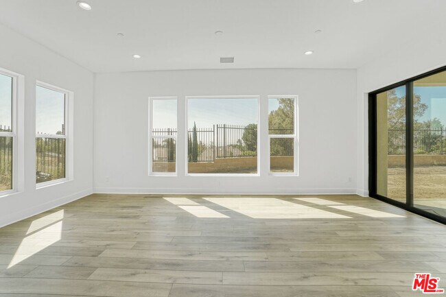 Building Photo - 20534 Edgewood Ct