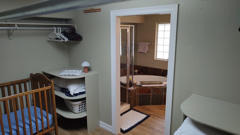 large walk-in closet - 2900 Valley Oak Dr