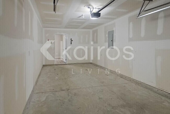 Building Photo - 305 Cedar Ridge