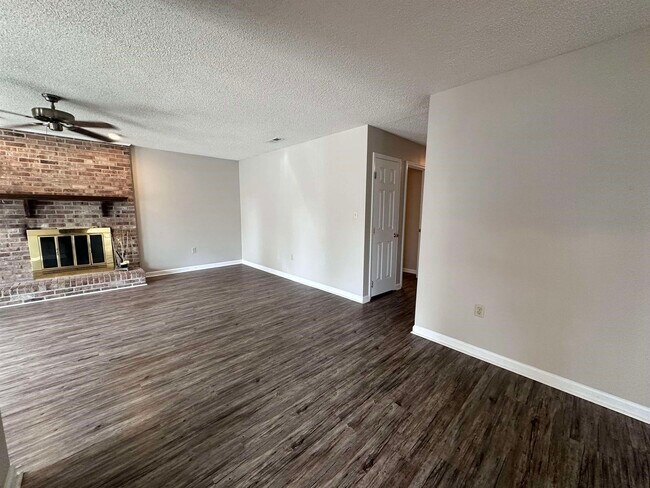Building Photo - 6536 Valene Ct
