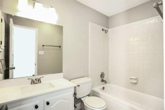 Building Photo - 8102 Lake Bend Dr