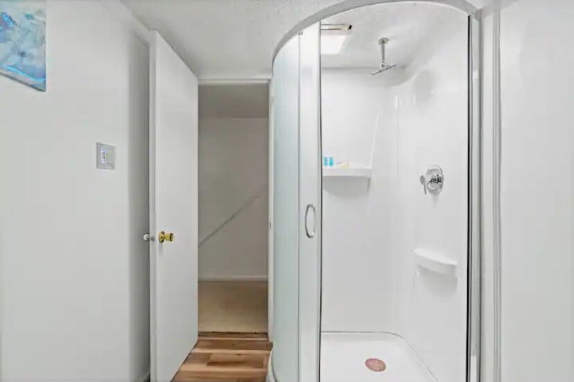 Building Photo - Room in Duplex on Dixon Dr