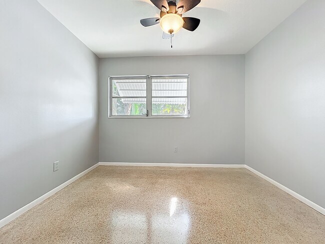 Building Photo - 1706 Cambridge Dr