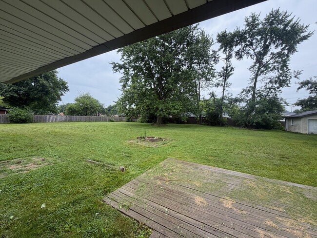 Building Photo - 416 W Wenger Rd