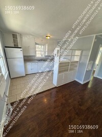 Building Photo - 324 Hawthorne-C1