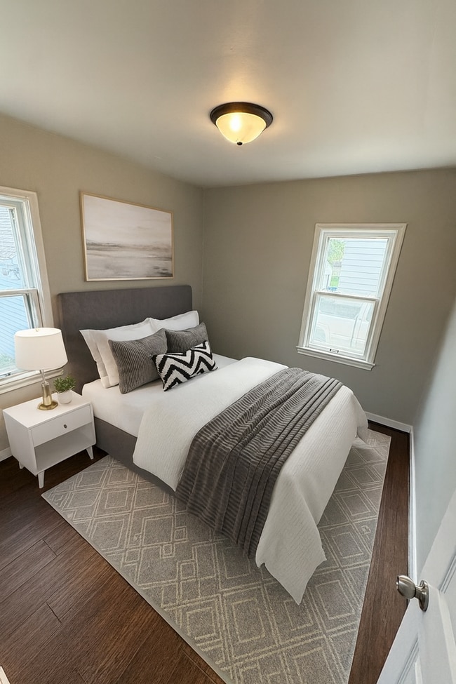 Building Photo - 3 Bed, 1 Bath - House for rent! NO APPLICA...