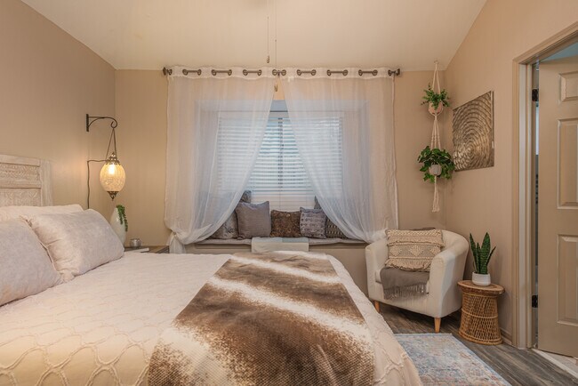 Building Photo - 20415 Linden Tree Dr