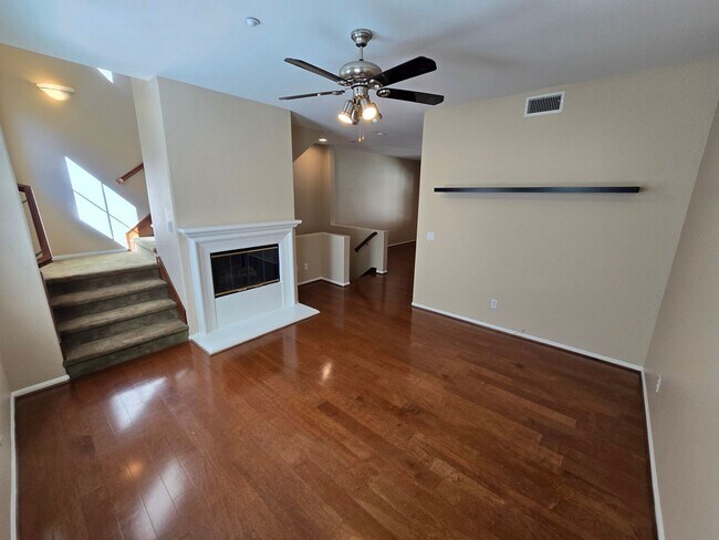 Building Photo - Luxury Tri-Level Townhome – Terraces at Es...