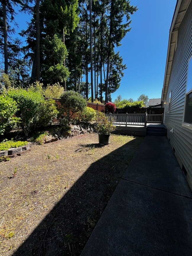 Building Photo - Gorgeous House in a Family-Friendly neighb...