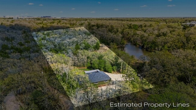 Building Photo - 8052 Perry Ln
