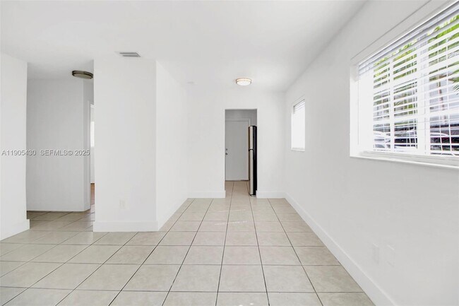 Building Photo - 5151 N Miami Ave