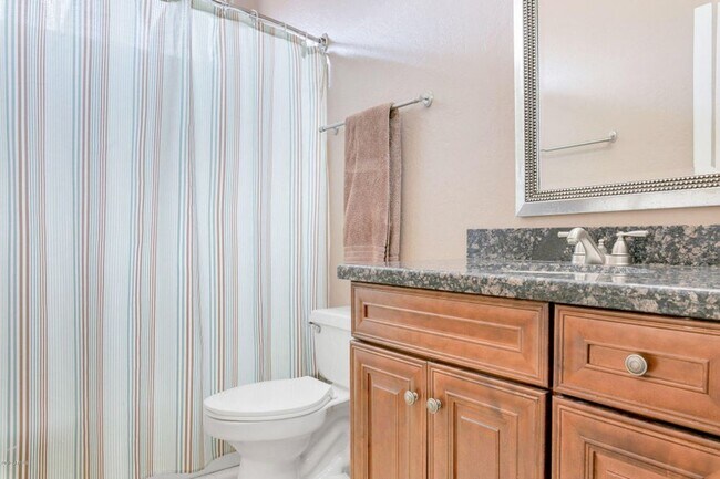 Building Photo - Nice Chandler home with Sparkling Swimming...