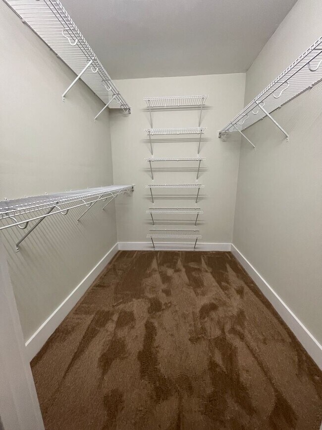 Building Photo - Fully remodeled rancher