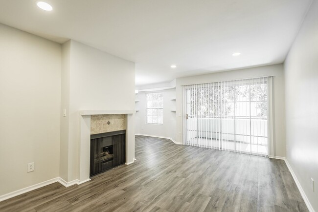 Interior Photo - 9025 W. 3rd St - fully renovated unit in L...