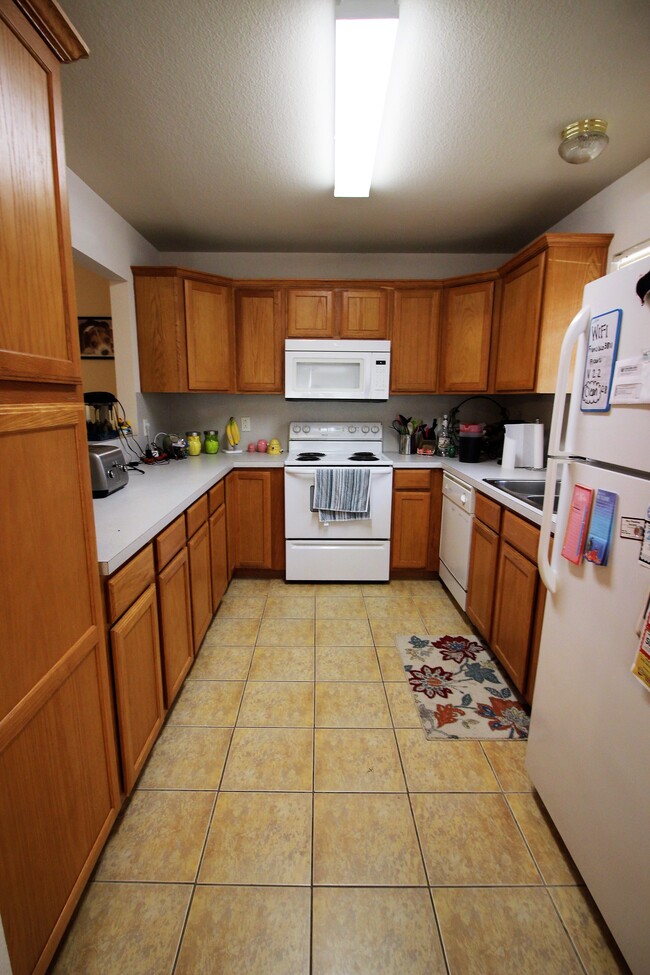 Building Photo - 3811 Oldenburg Ln