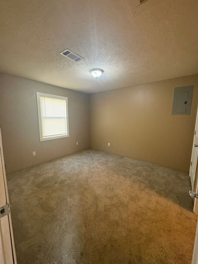 Building Photo - ED Drive - 108