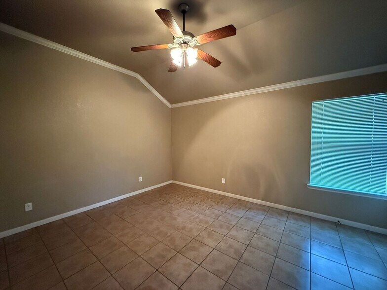 Building Photo - 1300 Powder River Dr